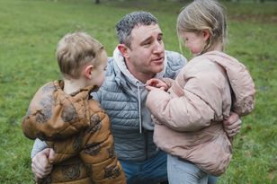 Ojcowie na skraju załamania. Kobiety mają dla nich