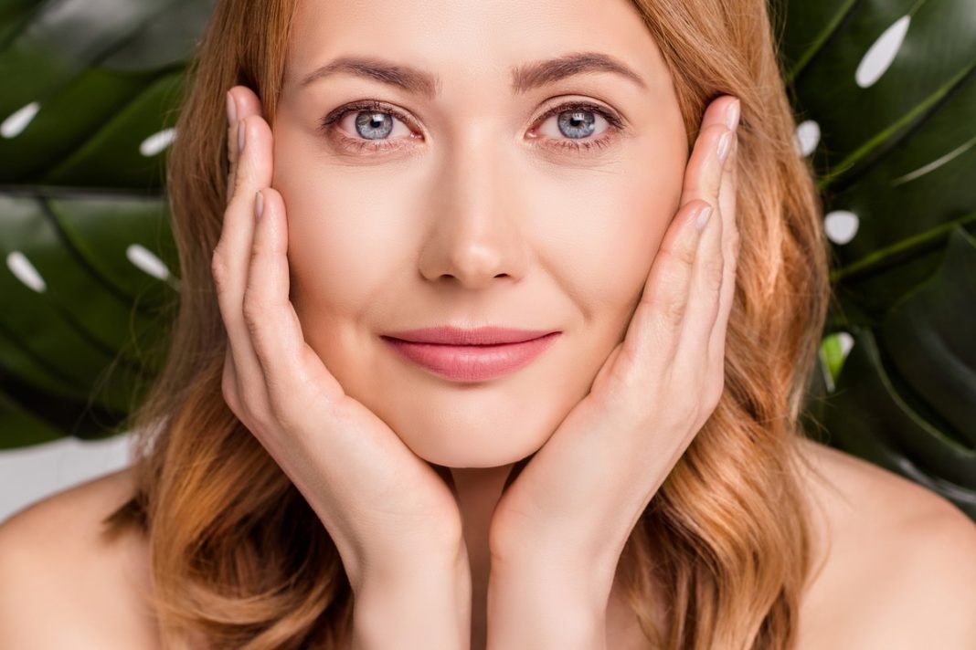 To mocne serum z kolagenem zwiększa jędrność skóry już w 45 minut. Napina jak liftingujące nici