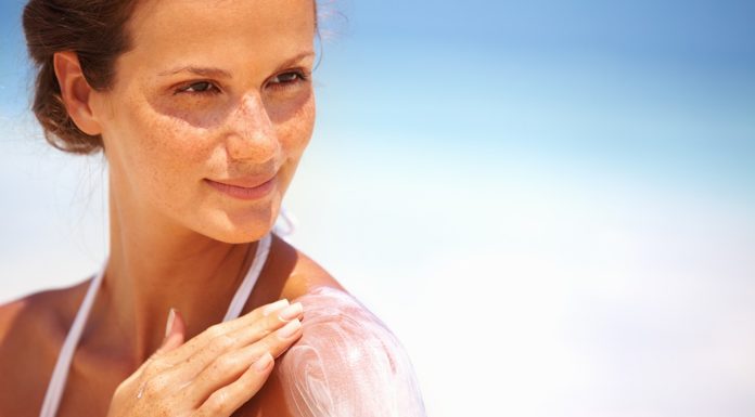 Masz problem z przebarwieniami, a twój kolor skóry nie jest jednolity? Sprawdź, jak temu zaradzić