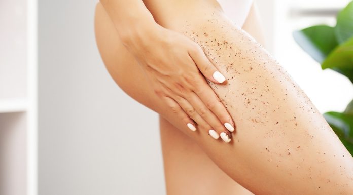 Najlepsze antycellulitowe peelingi do ciała. Wygładzają i ujędrniają