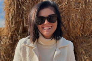 Pojechała z córką na farmę dyń. Tak się ubrała