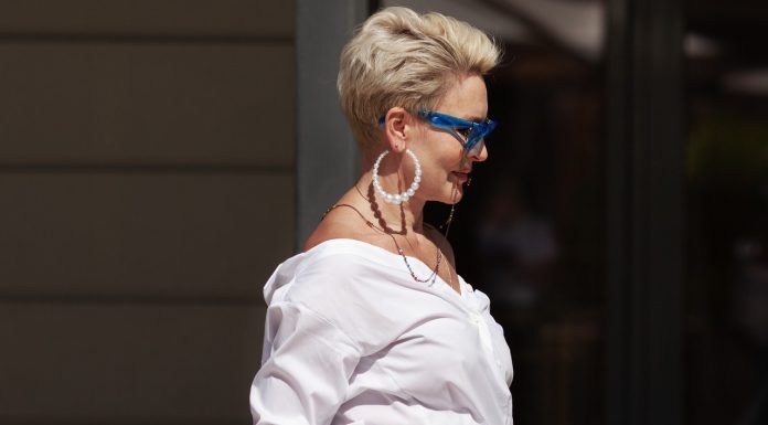 Odmładzają i dodają pazura. Idealne fryzury po czterdziestce