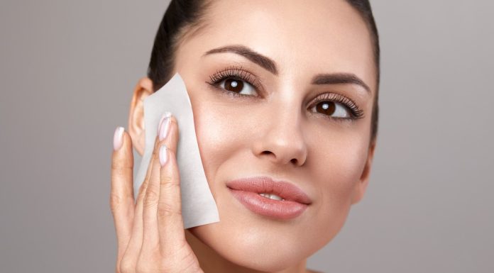 Trzy matujące kremy, dzięki którym odstawisz puder do twarzy
