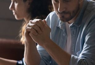 Zarabia więcej od partnera. „Nie jestem z nim dla pieniędzy”