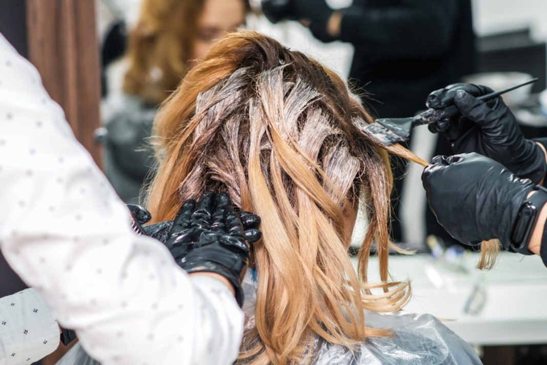 Te fryzury odejmują lat i łatwo się układają. Tej zimy będą najmodniejsze