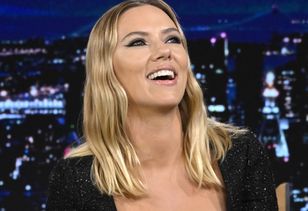 Zrobili jej zdjęcia w Nowym Jorku. Tak ubrana wychodziła ze studia