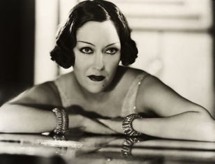 Gloria Swanson. Jej bielizna kosztowała więcej niż luksusowe limuzyny