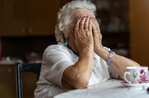 Dla bezpieczeństwa żony przywiązywał ją do łóżka. Alzheimer zmienia życie rodziny