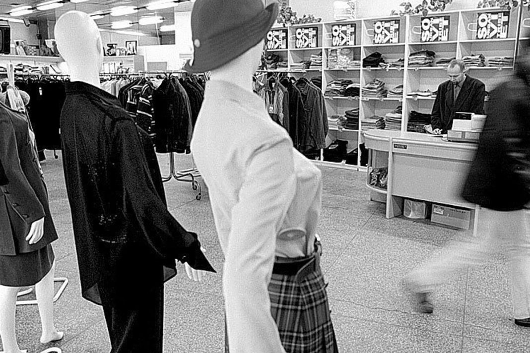 Tak pachniał PRL. Kultowe perfumy prosto z Pewexu. Co się z nimi dzisiaj dzieje?