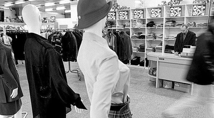 Tak pachniał PRL. Kultowe perfumy prosto z Pewexu. Co się z nimi dzisiaj dzieje?