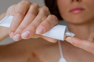 Hit na suche usta. Kosztuje 6 złotych, a działa jak luksusowy kosmetyk