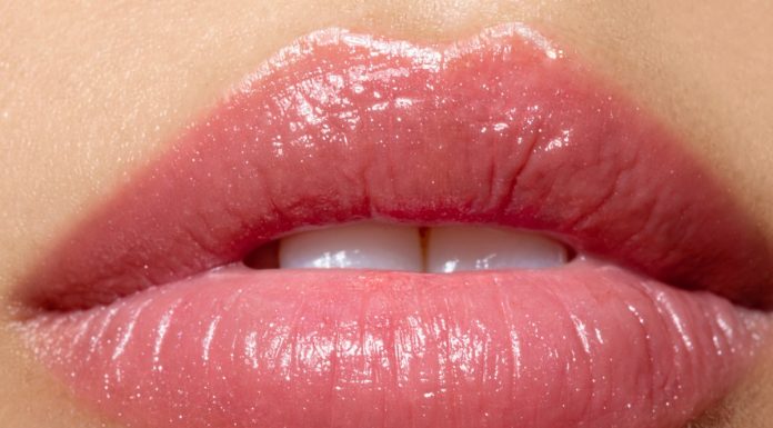 Ten balsam do ust intensywnie ujędrnia, wypełnia i nawilża. „Zużyłam już cały, dwa mam w zapasie”