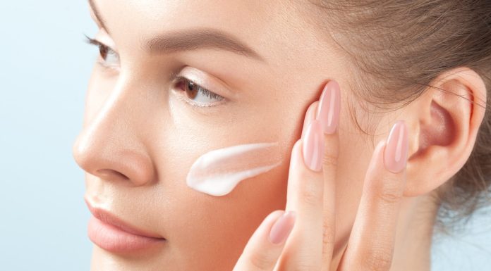 Nałóż to serum po aplikacji retinolu i kwasów. Daje efekt wow!