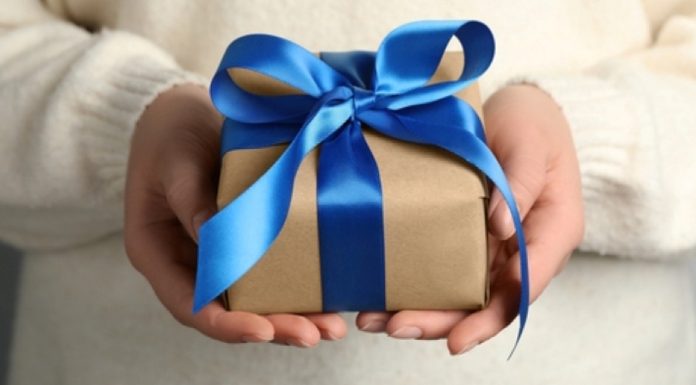 Pod choinkę i na co dzień – pomysły na świąteczne prezenty od La Roche-Posay