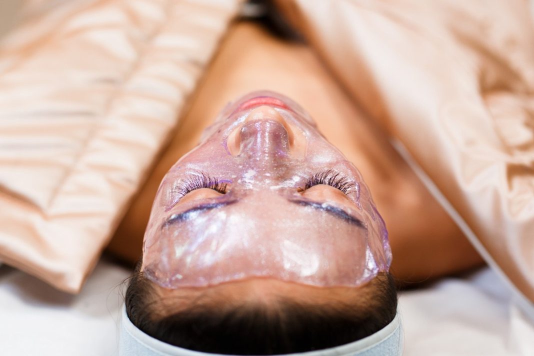 Ta maseczka w formie galaretki ma szansę stać się viralem. Ma potężne działanie przeciwzmęczeniowe