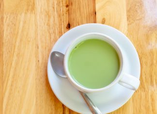 Herbata matcha wcale nie taka zdrowa. Te osoby nie powinny jej pić