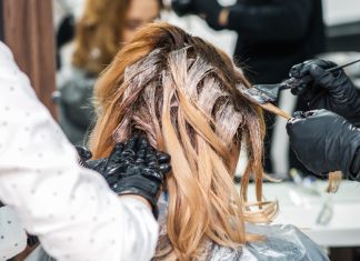 Fryzury, które odejmują lat i łatwo się układają. Tej zimy będą najmodniejsze