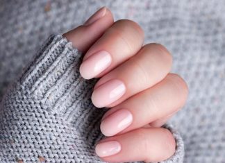 Odżywka za 10 zł uratuje twoje paznokcie. Przestaną się łamać, będą twarde jak diamenty!