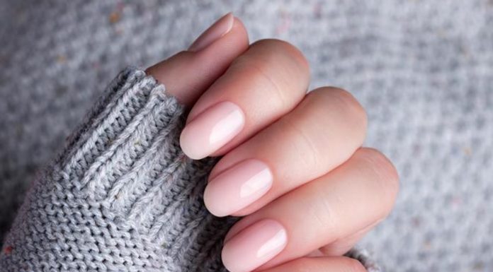 Odżywka za 10 zł uratuje twoje paznokcie. Przestaną się łamać, będą twarde jak diamenty!