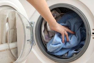 Rób pranie w tych godzinach. Rachunki za prąd zmaleją