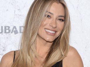 Fryzura Zawadzkiej to hit na jesień. „Expensive blond” świetnie maskuje odrosty