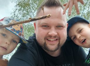 Damian jest nianią od 6 lat. „Niektórzy na mój widok robią wielkie oczy”