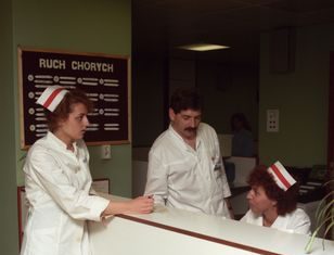 Chodziłeś do lekarza w PRL-u? Sprawdź, co pamiętasz