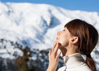 Jaki wybrać krem do twarzy na zimę? Kompletny poradnik