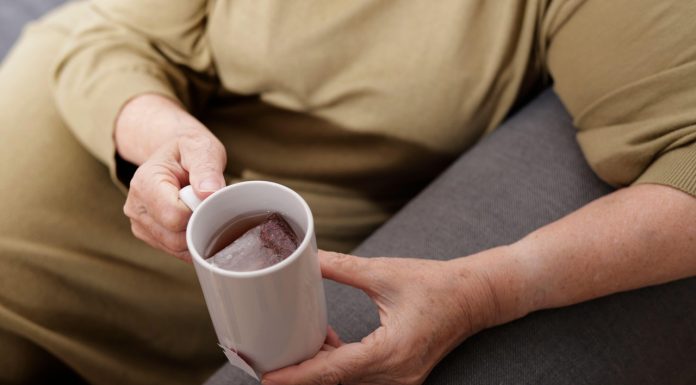 Czy po umyciu zębów można wypić jeszcze gorzką herbatę? Wyjaśniamy