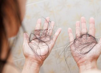 Włosy leciały garściami. Pomógł szampon polskiej marki. Może konkurować z najdroższymi