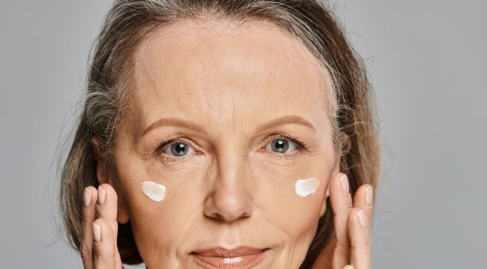 Duży krem z kwasem hialuronowym za 16 zł robi furorę. „Tani, a lepszego nie miałam”