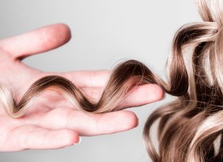 Piękne loki zamiast puchu i siana? Sprawdź te aktywatory skrętu