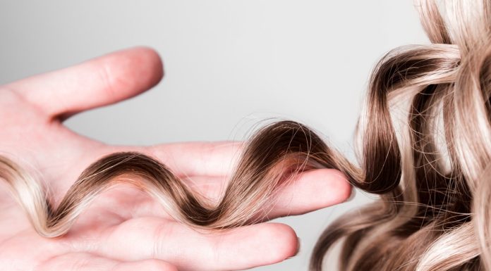 Piękne loki zamiast puchu i siana? Sprawdź te aktywatory skrętu