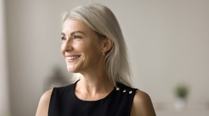 „Dojrzała skóra odNOWA”
– najnowsza odsłona gamy NEOVADIOL od VICHY