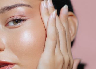 Top pięć upiększających baz pod makijaż. Pielęgnują skórę i przedłużają trwałość podkładu