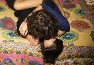 Mają dość aplikacji randkowych. Oto nowe trendy randkowe