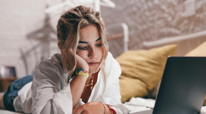 Co się dzieje z twoim ciałem, kiedy nie prześpisz jednej nocy? Wyjaśniamy