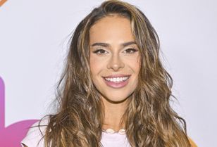 Wystąpiła w sylwestrowym spocie. Jej look to prawdziwa petarda