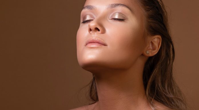 Te bursztynowe kropelki nadają skórze słonecznego muśnięcia. „Fantastyczne!”