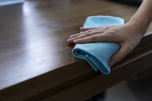 Wymieszaj dwa produkty kuchenne. Drewniane meble będą jak nowe