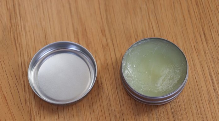 W aptece kosztuje kilka złotych. Genialnie wygładza zmarszczki wokół oczu