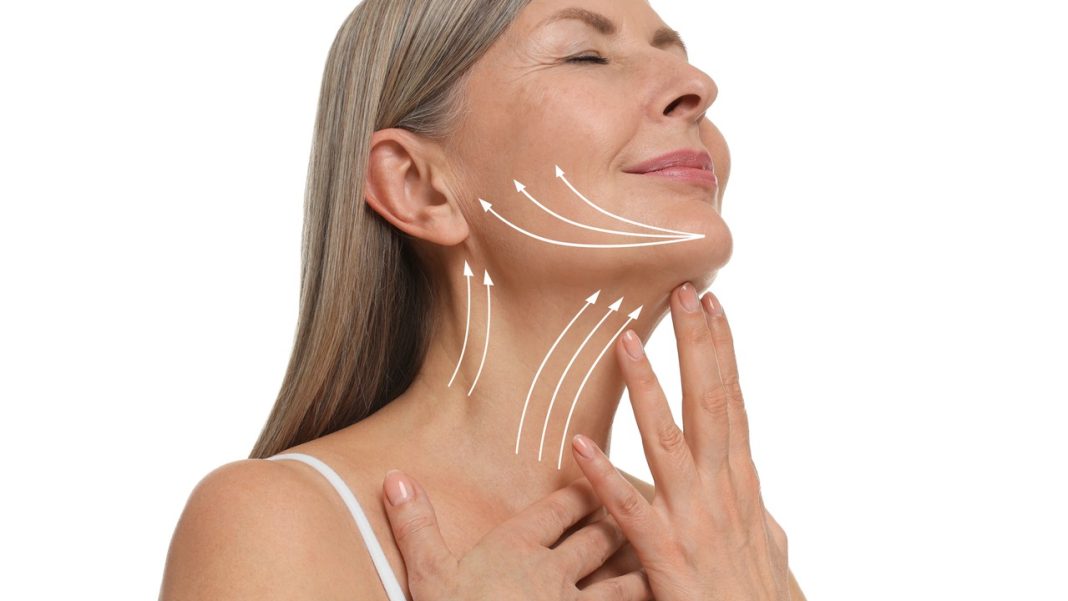 Kołnierz nasączony witaminą E i lawendą to hit na wiotką szyję.