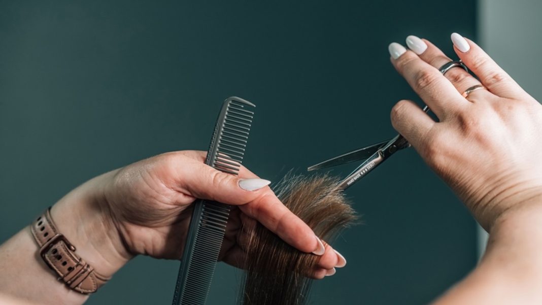 Najmodniejsze fryzury na święta. Odejmą lat i zachwycą gości