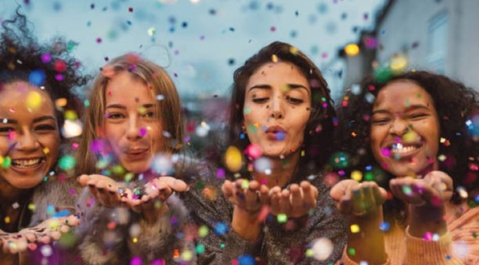 NYX Professional Makeup przygotował limitowaną, świąteczną kolekcję inspirowaną filmem „Kevin sam w domu” – makijaż pełen świątecznego uroku i szaleństwa!