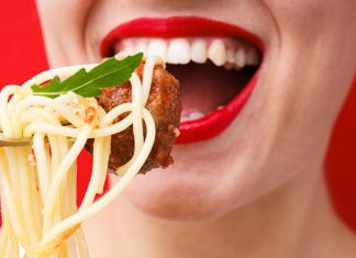 Trzy kultowe pomadki w płynie — kolor na ustach aż do wieczora