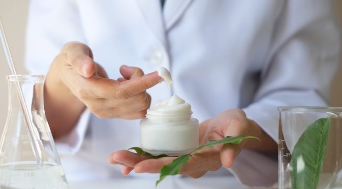 Bielenda wypuściła hit! Ten eliksir młodości opracowali naukowcy i to będzie najlepiej wydane 30 zł