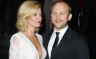 Ma 44 lata i odkłada na emeryturę. Znajome twierdzą, że