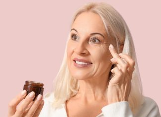 Ten krem pod oczy za 13 zł śmiało może konkurować z najdroższymi kosmetykami. Stymuluje produkcję kolagenu