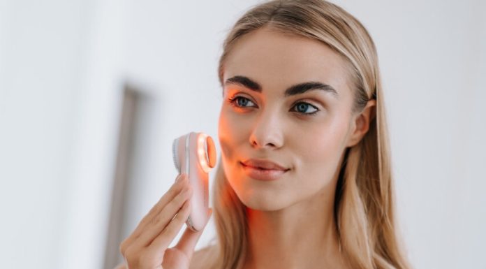 Te soniczne szczoteczki do oczyszczania twarzy mają też tryb anti-aging. Top trzy modele
