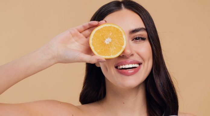 TOP 3 kosmetyki z gigantyczną dawką witaminy C. Działają na przebarwienia jak ścierająca polerka